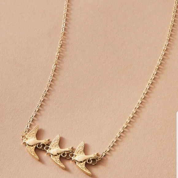 ♡Gabrielle♡ Dove Necklace - Picture 3 of 4